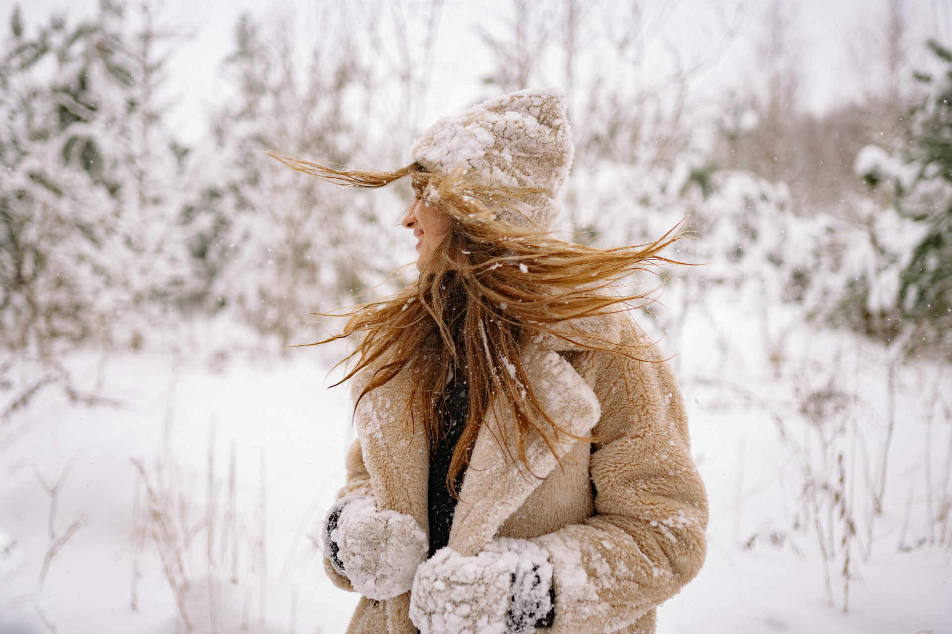 Winter Hair Woes Combating Dryness and Embracing Healthy Hair Throughout the Season